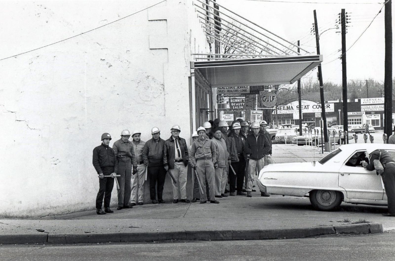 sheriff-s-deputies-prepare-to-confront-marchers-selma-alabama-march