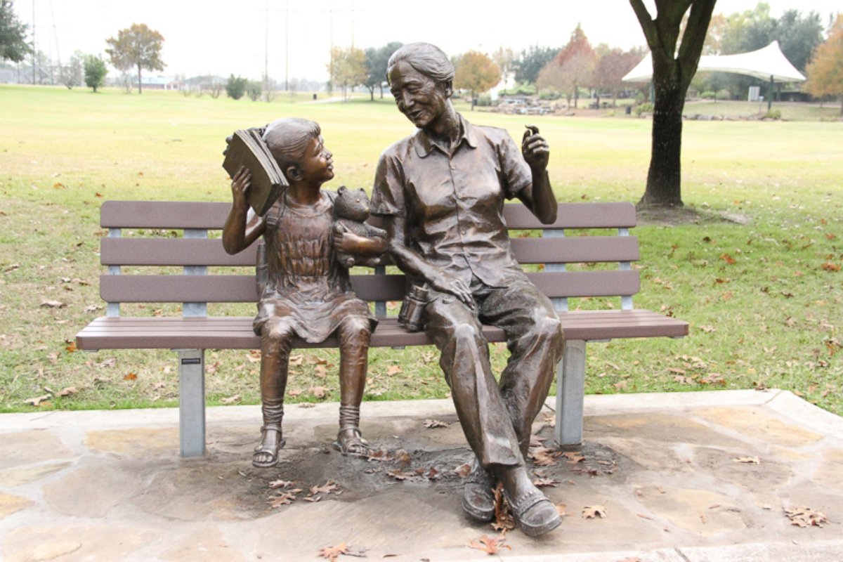 PHOTO: This city-approved statue in Sugar Land, Texas is part of a 10-piece collection donated by a resident. 