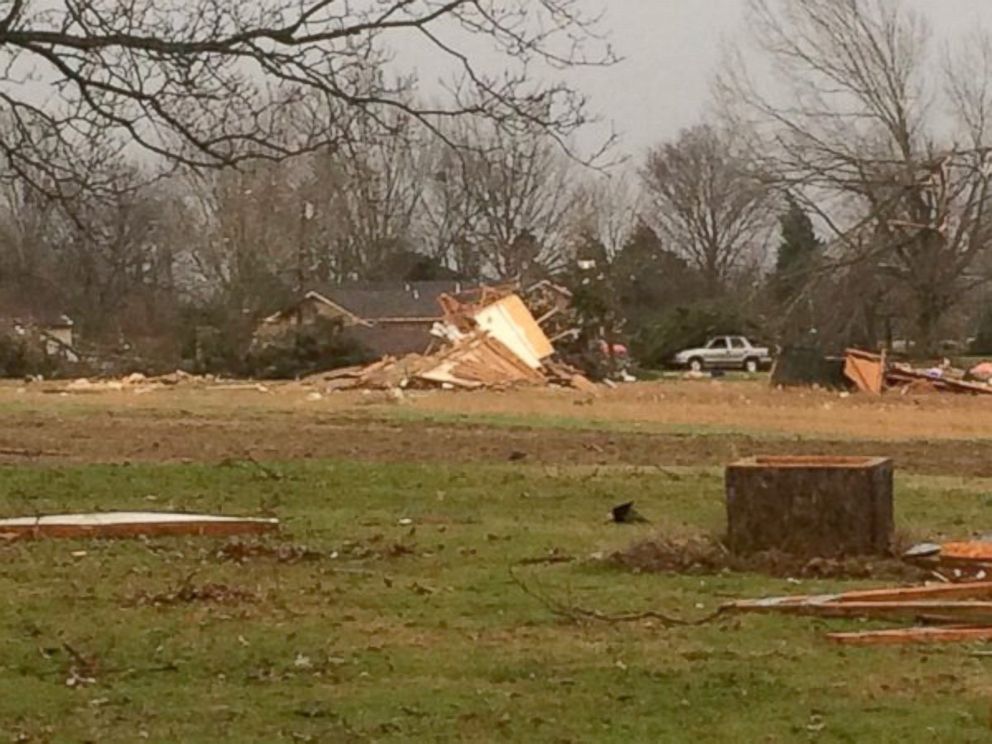 PHOTO: Storms damage homes in the Como, MS area, Dec. 23, 2015.