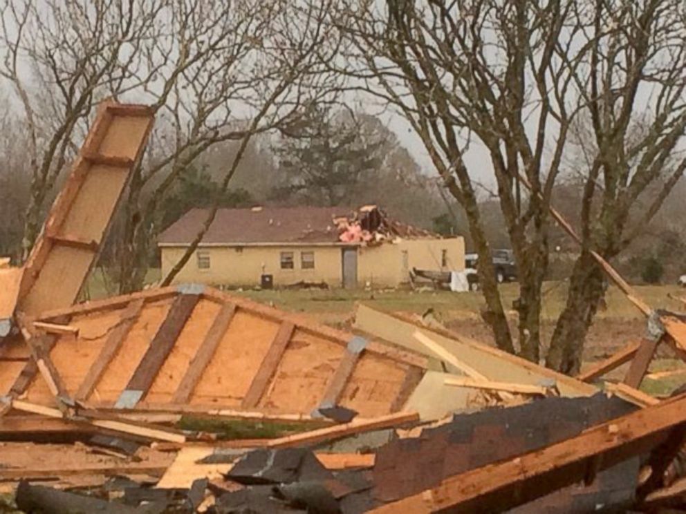 PHOTO: Storms damage homes in the Como, MS area, Dec. 23, 2015.