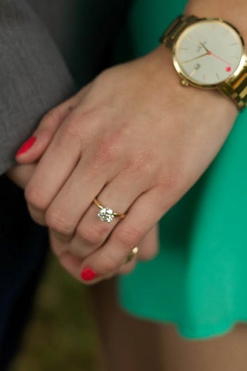PHOTO: Hudson Hoyle proposes to college girlfriend Katelyn Kainer.
