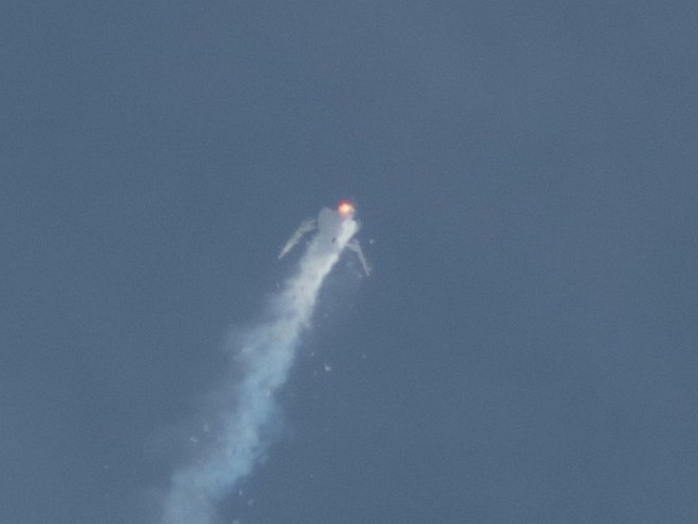 PHOTO: The Virgin Galactic spacecraft breaks up in midair as it flies over the Mojave desert