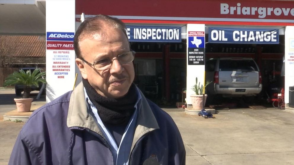 PHOTO:Sam Najjarin, a mechanic at an Exxon in Houston pictured here, recently repaired the car of Keith Burkitt, who says a complete stranger paid for the repair bill.  