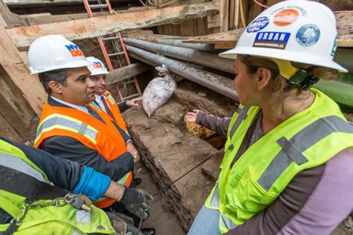 PHOTO:DDC Commissioner Pena-Mora, Assistant Commissioner Shah Jaromi (Manhattan-Infrastructure)
and onsite Archaeologist Alyssa Loorya at the construction site.