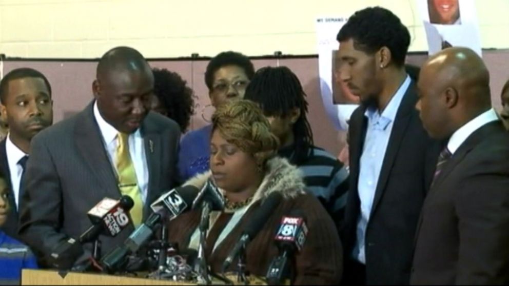 PHOTO: Tamir Rice's mother Samaria Rice spoke out about the sequence of events following her son's fatal Nov. 22 shooting.