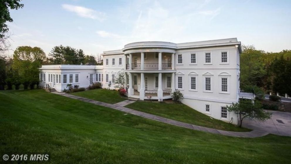 2 Mansions Resembling White House Up For Grabs Abc News