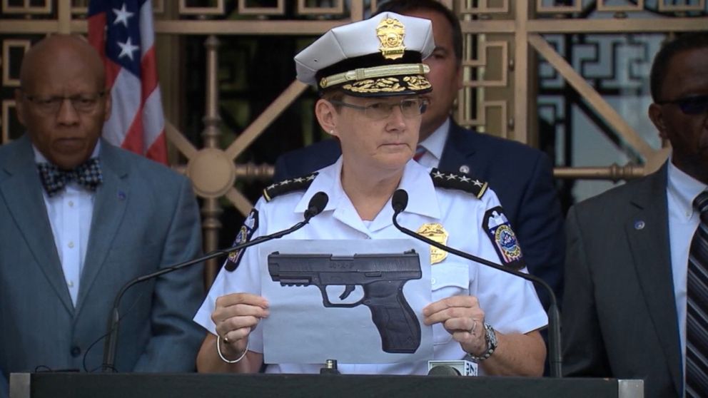 PHOTO: Columbus Chief of Police Kim Jacobs and Columbus Mayor Andrew Ginther speak at a news conference in Columbus, Ohio, Sept. 15, 2016.