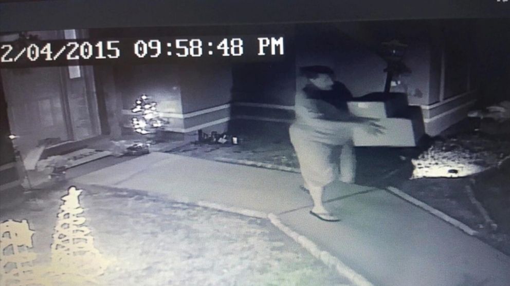 Florida Police Officers Wife Caught On Video Stealing Packages From Neighbors Porch Sheriff 6668