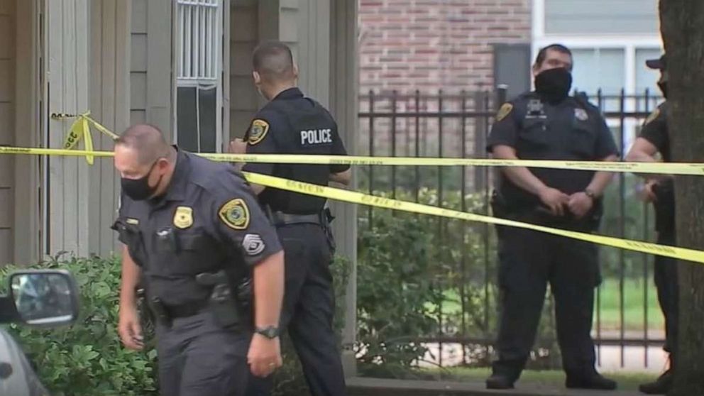 Police say the man forced his way into his ex-girlfriend’s apartment and shot her to death, also injuring her 4-year-old daughter.