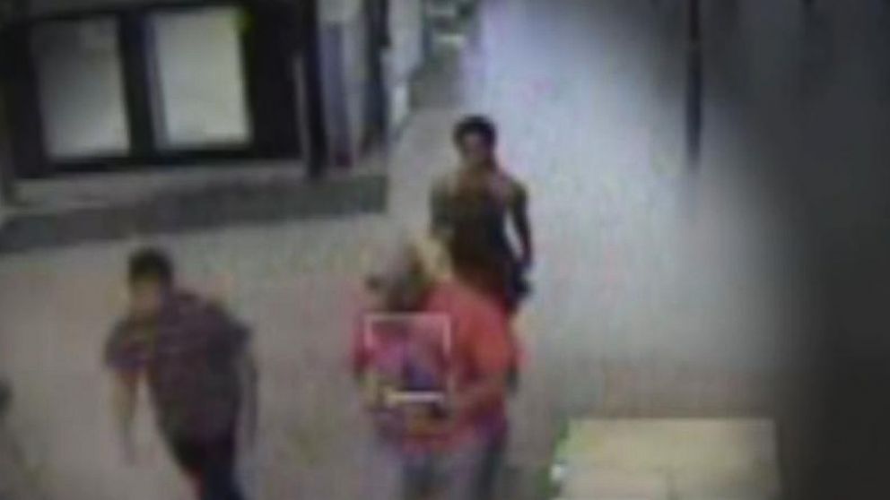 PHOTO: Mikayla Peer is seen walking into Walmart after allegedly leaving her child in the car on July 4, 2015. 