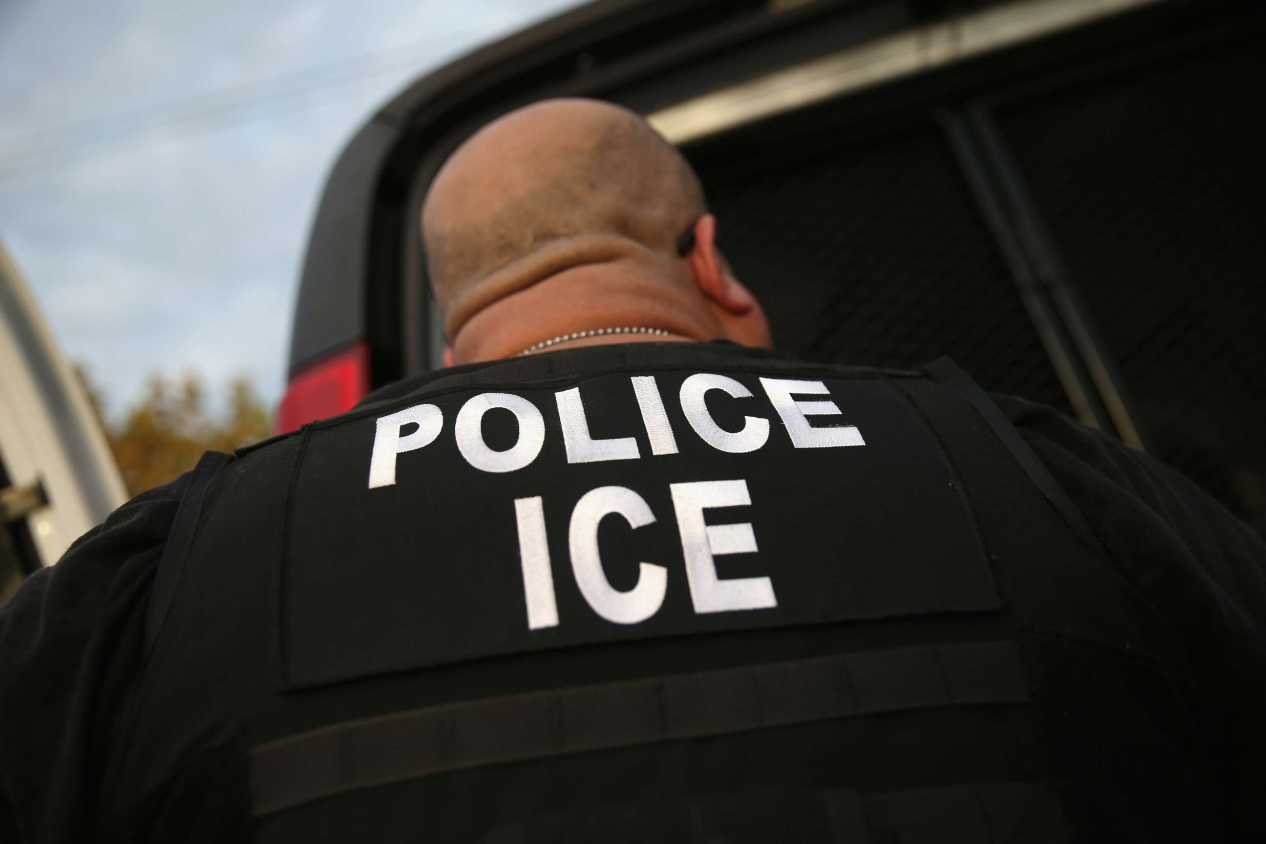 PHOTO: U.S. Immigration and Customs Enforcement (ICE), agents detain an immigrant on in Los Angeles, on Oct. 14, 2015.