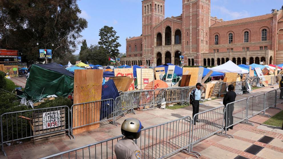 Security personnel keep watch at the University of California Los Angeles (UCLA), as the conflict between Israel and the Palestinian Islamist group Hamas continues, in Los Angeles, California, U.S., May 1, 2024. (PHOTO: REUTERS/Mike Blake)