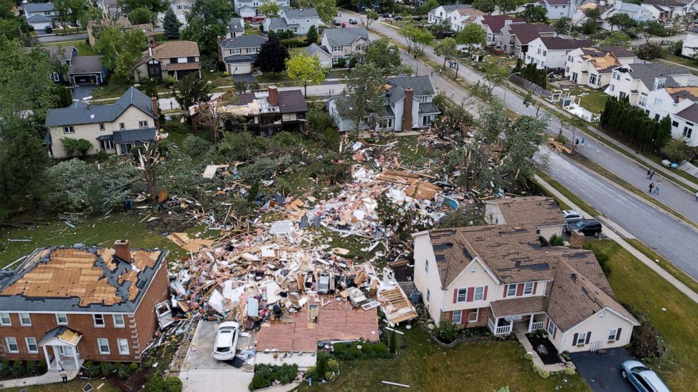 Thousands in the dark after tornado, thunderstorms tear through Chicago