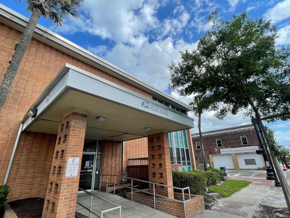 PHOTO: Naussany Investments listed one of its addresses as 1601-1 North Main Street in Jacksonville, Fla., which contains a post office.