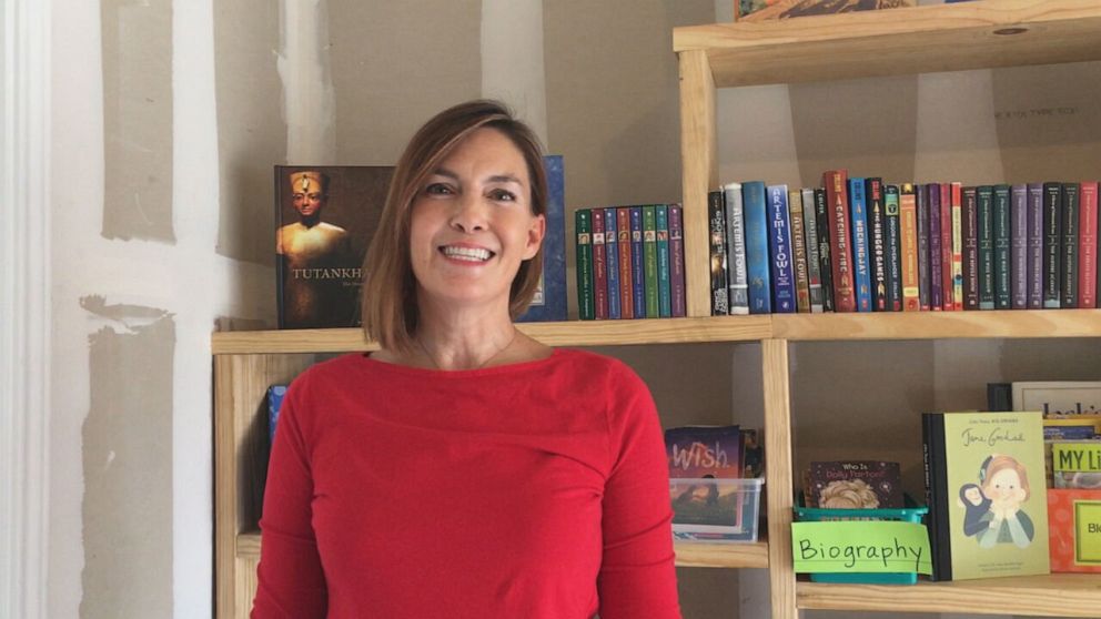 PHOTO: Teacher Jennifer Martin created a library in her garage outside of Austin, Texas.