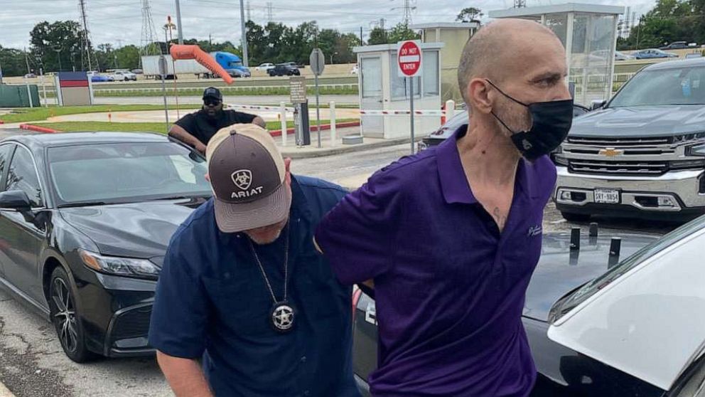 PHOTO: Escaped detainee Jerry Raynes is taken into custody in Spring Valley, Texas, April 27, 2023.