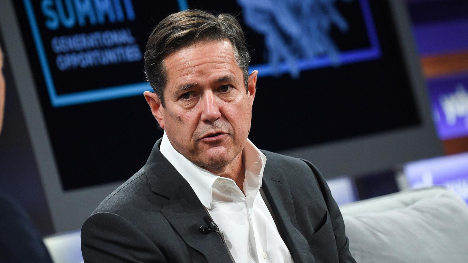 House Oversight Committee to interview Epstein's former private banker