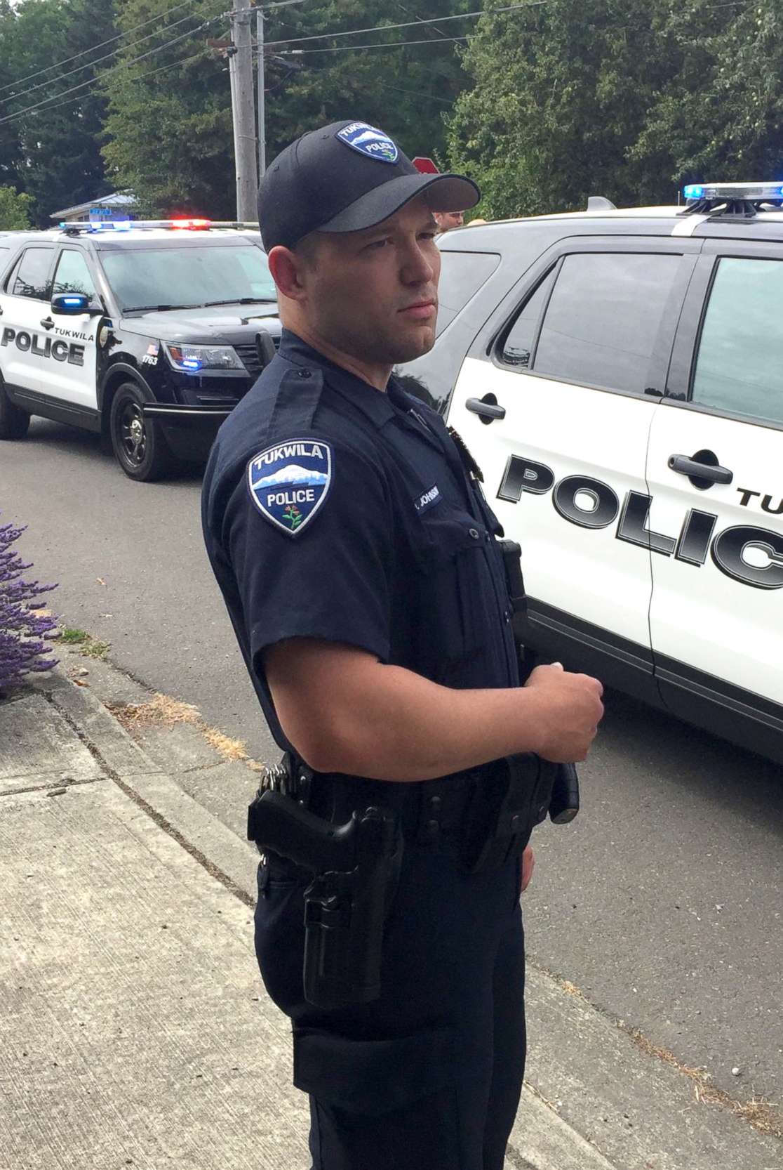 PHOTO: Officer Dustin Johnson saved a 6-month-old baby's life after he performed CPR on her in Tukwila, Wash., Oct.31 2018.