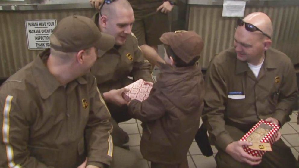 PHOTO: 4-year-old Carson Kight is pictured delivering cookies to UPS drivers. 