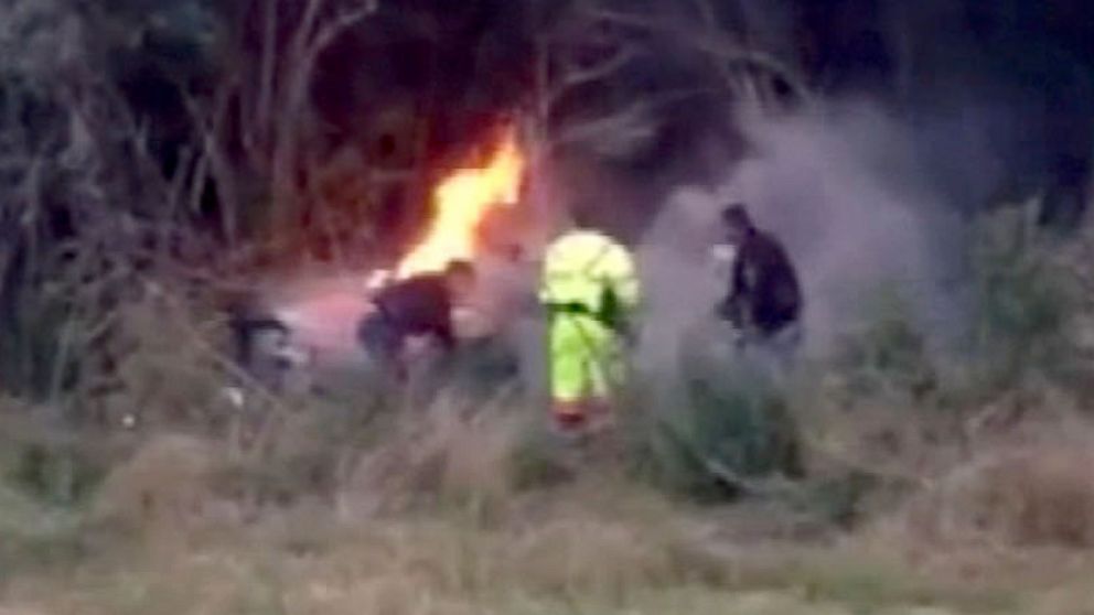 Good Samaritans Rescue Man Trapped In Burning Car - Good Morning America