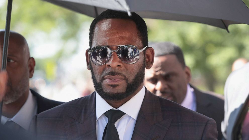 PHOTO: R. Kelly leaves the Leighton Criminal Courts Building following a hearing, June 26, 2019, in Chicago.