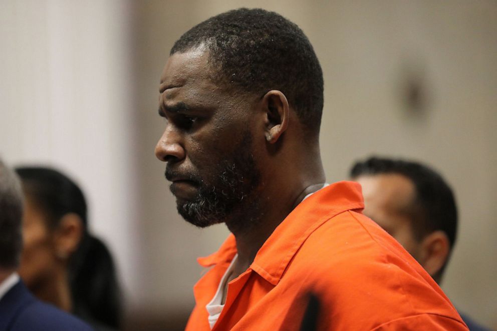 PHOTO: R. Kelly appears during a hearing at the Leighton Criminal Courthouse, Sept. 17, 2019, in Chicago. 