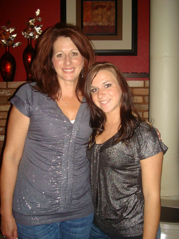 PHOTO: Laura Saxton and her daughter Kelsie Schelling, who vanished in 2013.