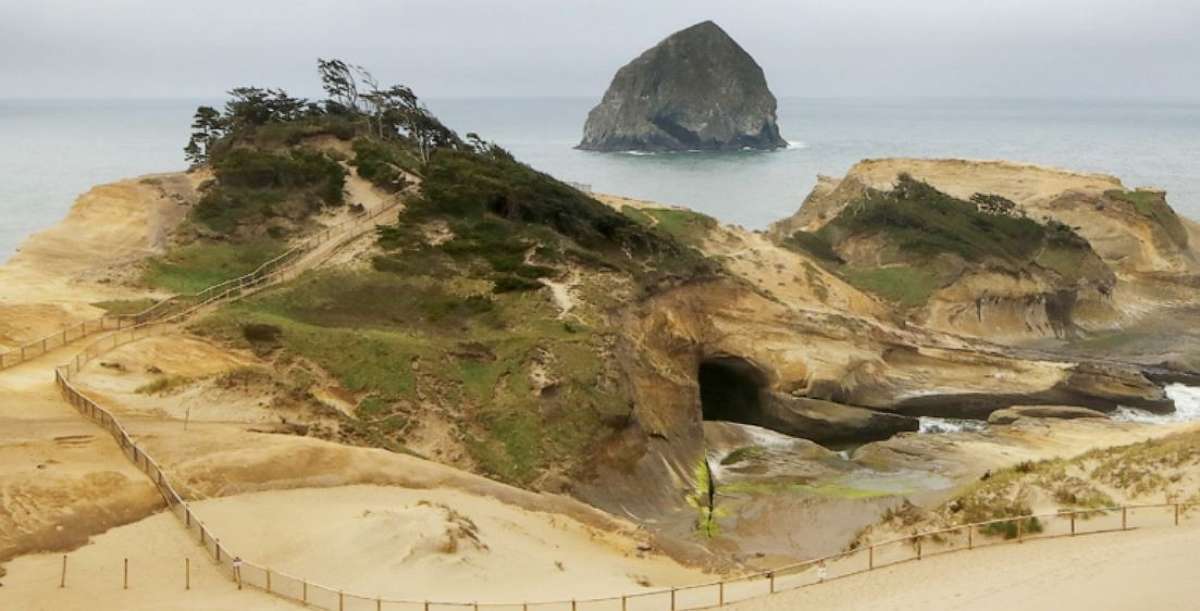 PHOTO: A hiker’s body has been recovered after he fell from a rocky bluff at Cape Kiwanda State Natural Area, about 100 miles west of Portland, and was knocked unconscious during the fall and swept out to sea on Saturday, March 4, 2023.