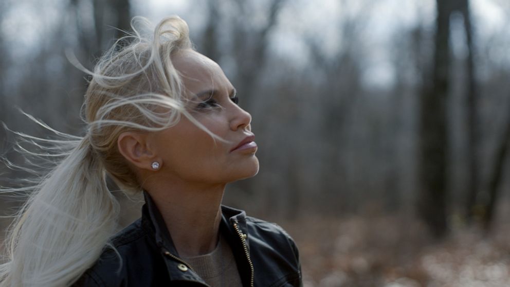 PHOTO: Kristin Chenoweth travels to Broken Arrow, Oklahoma.