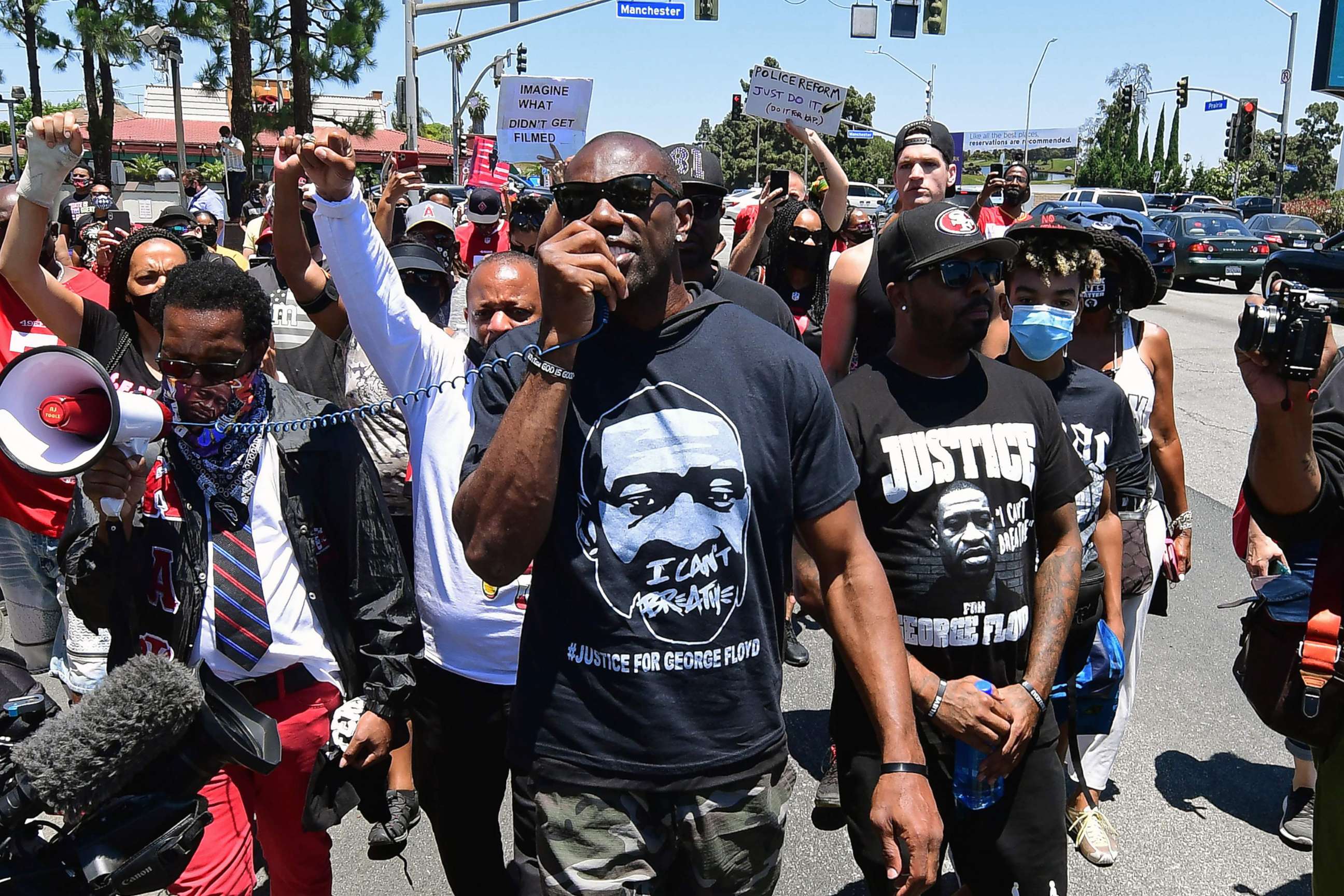 PHOTO: Former NFL wide receiver Terrell Owens leads a protest march in support of quarterback Colin Kaepernick in Inglewood, Calif., June 11, 2020.