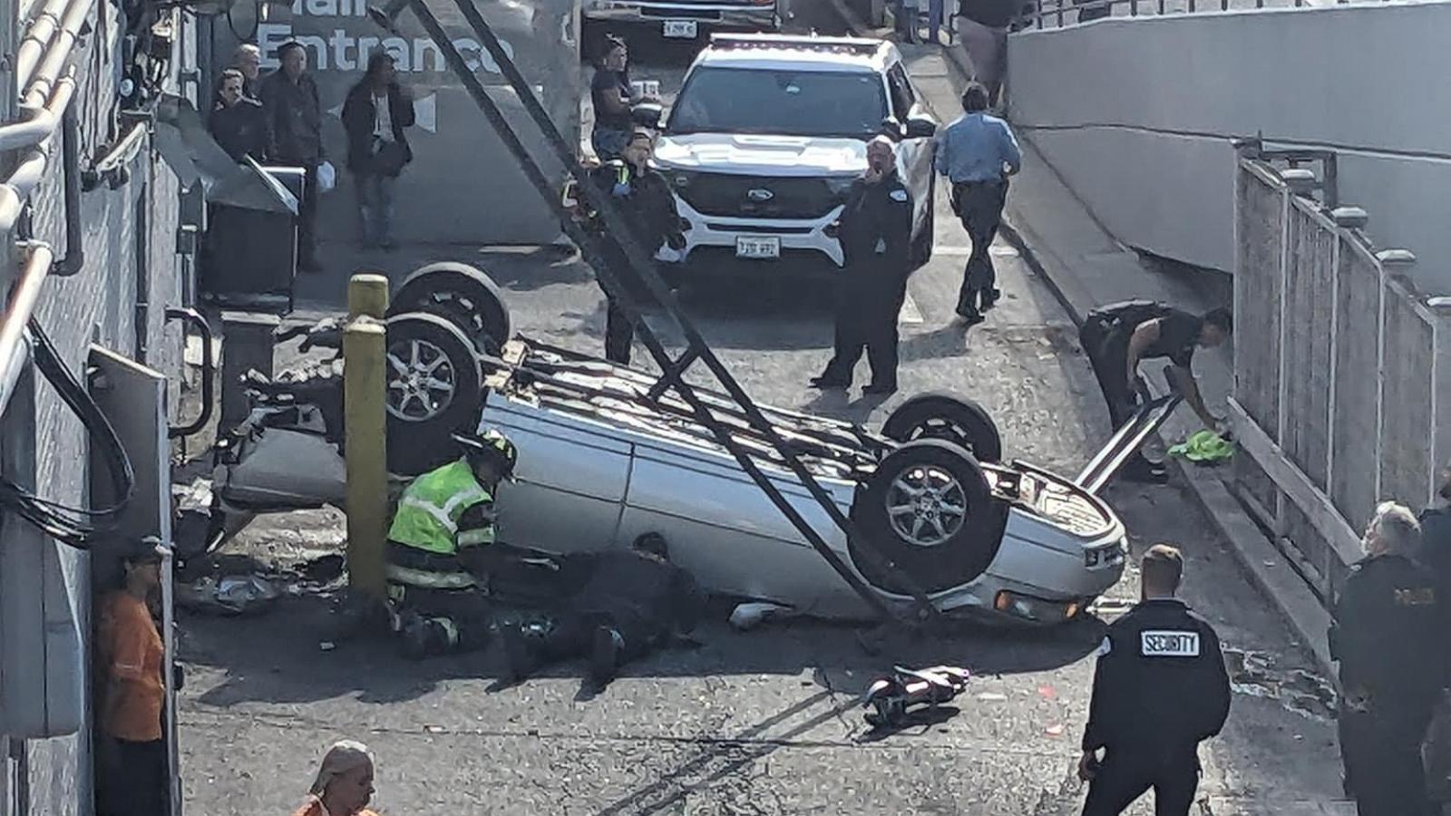 Driver hurt after car plummets from edge of mall parking lot to the street  below