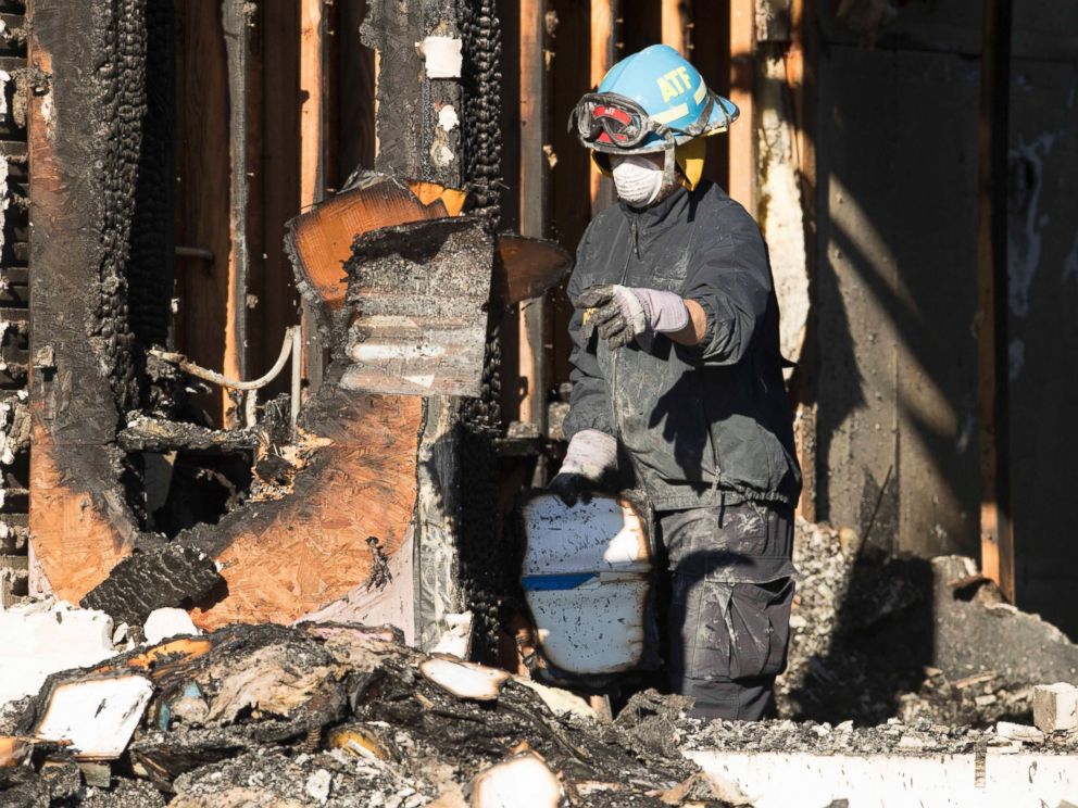 PHOTO: The FBI, ATF and other agencies continue sifting through burned rubble of the Victoria Islamic Center mosque, in Victoria, Texas January 29, 2017, for clues.