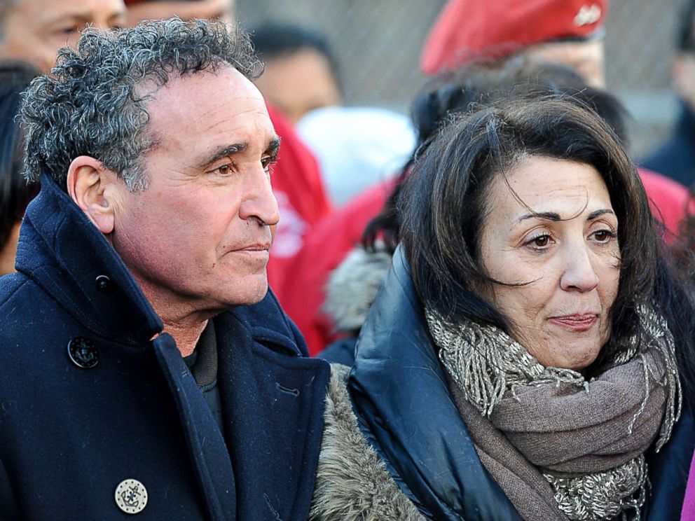 PHOTO: Cathy and Phillip Vetrano, parents of murdered jogger Karina Vetrano, hold a press conference at the entrance to the paths their daughter ran on in New York, Feb. 2, 2017.
