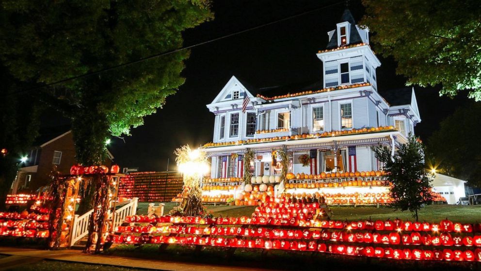 PHOTO: The Pumpkin House in West Virginia is decorated with 3,000 lit, hand-carved pumpkins for the annual C-K Autumn Fest.