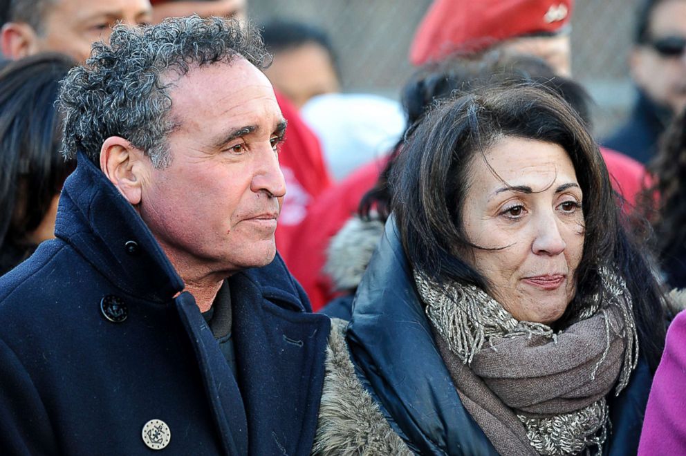 PHOTO: Phillip and Cathie Vetrano, the parents of murdered jogger Karina Vetrano, hold a press conference at the entrance to the paths their daughter ran on, Feb. 2, 2017.