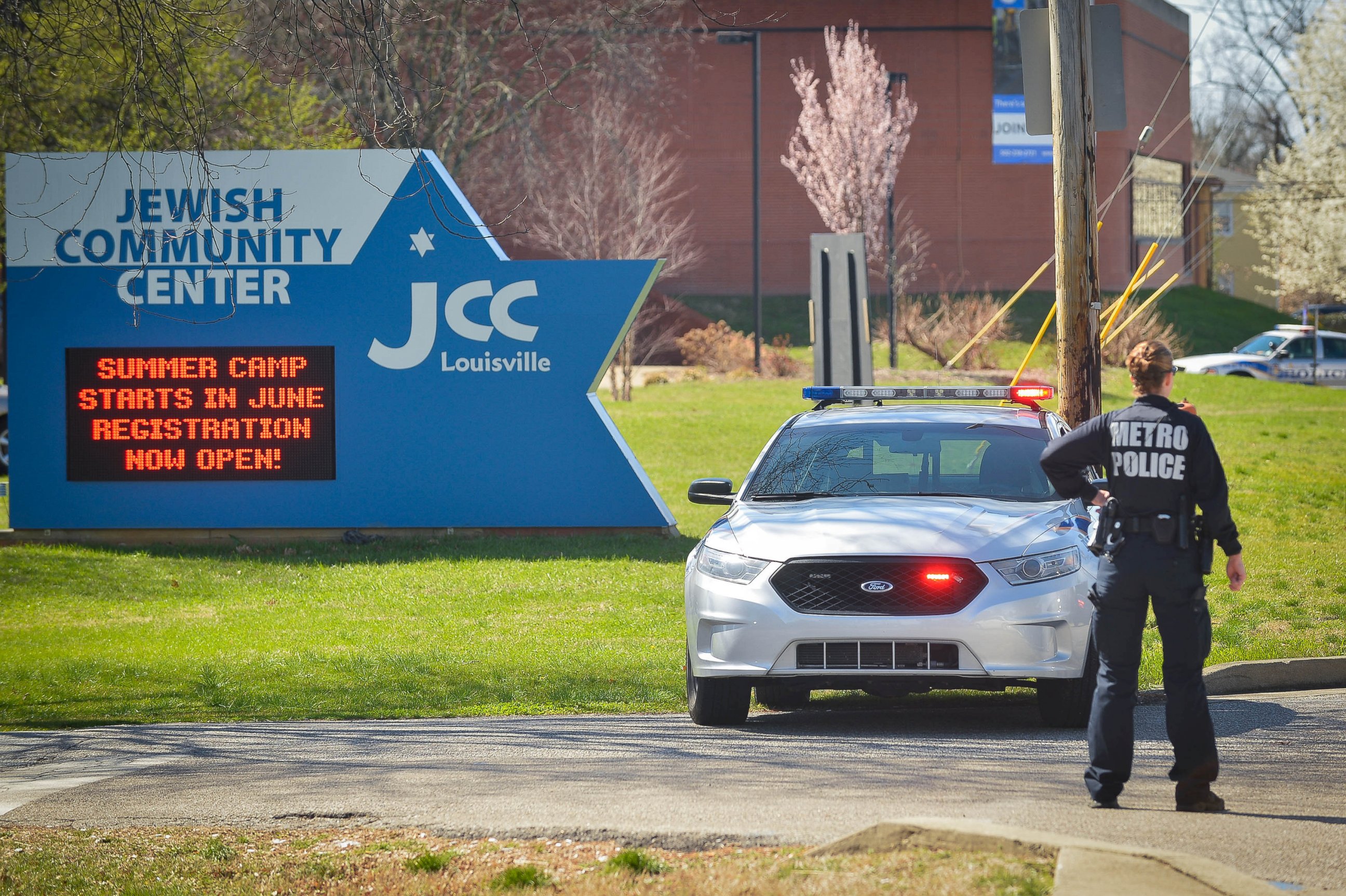 PHOTO: A police officer blocks an entrance as officials respond to a bomb threat at the Jewish Community Center in Louisville, Ky., March 8, 2017.  