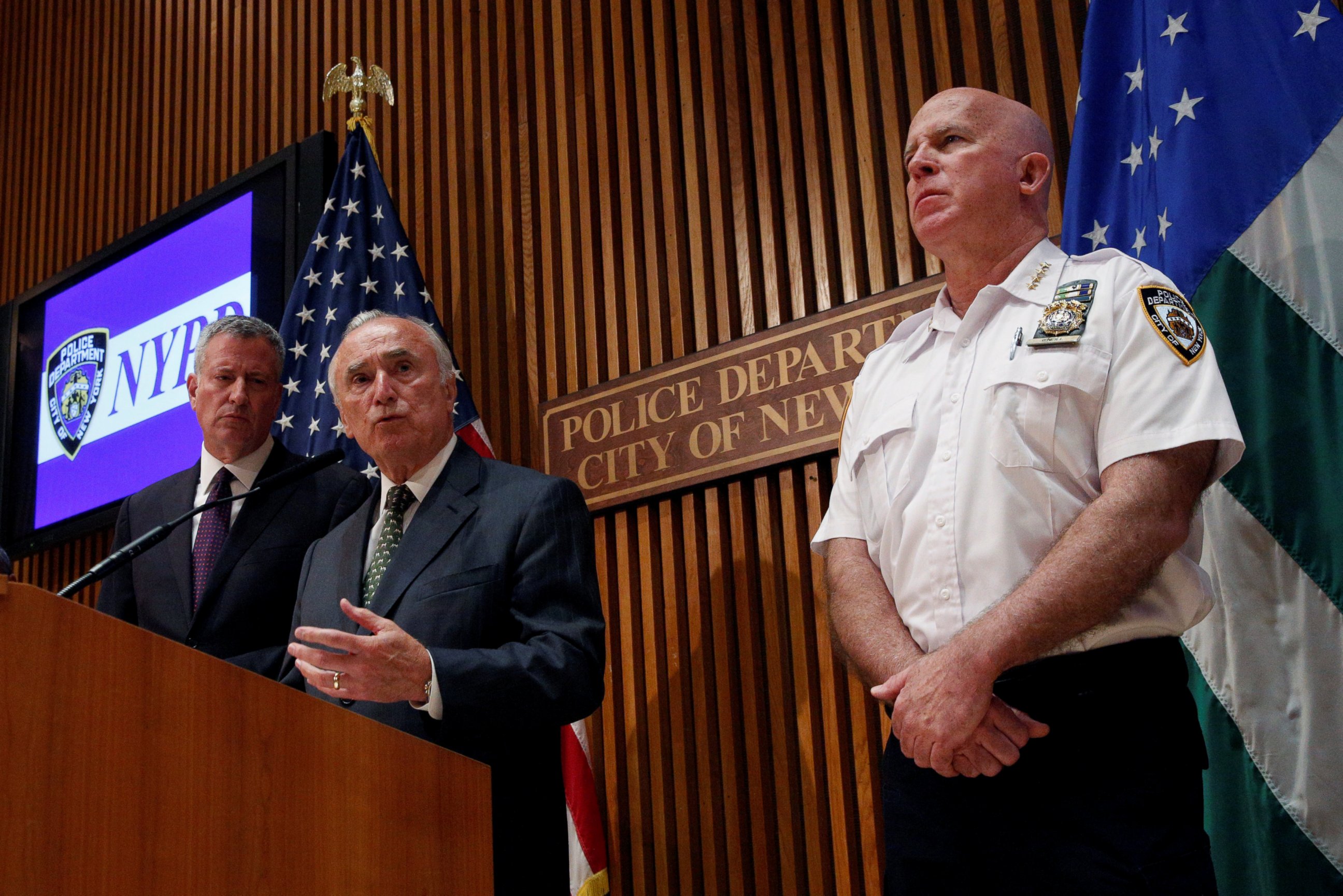 PHOTO:New York City Police Commissioner Bill Bratton speaks during a news conference with New York City Mayor Bill de Blasio, left, and NYPD's Chief of Department James O'Neill in New York, July 8, 2016. 