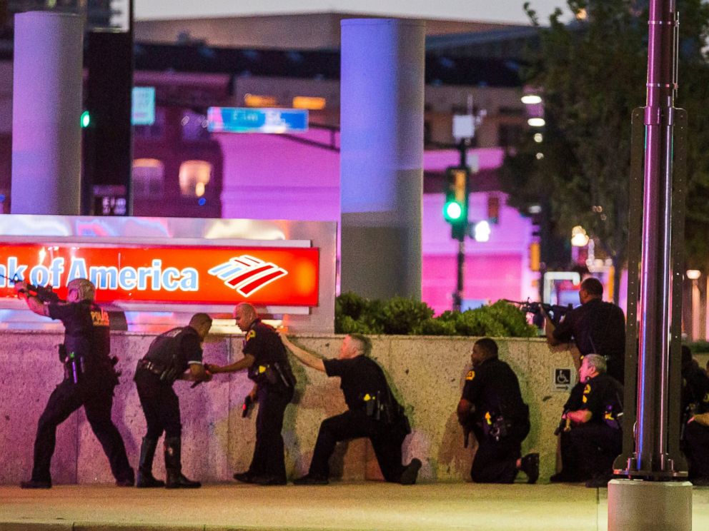 PHOTO: Dallas Police respond after shots were fired at a Black Lives Matter rally in downtown Dallas, Texas, July 7, 2016.