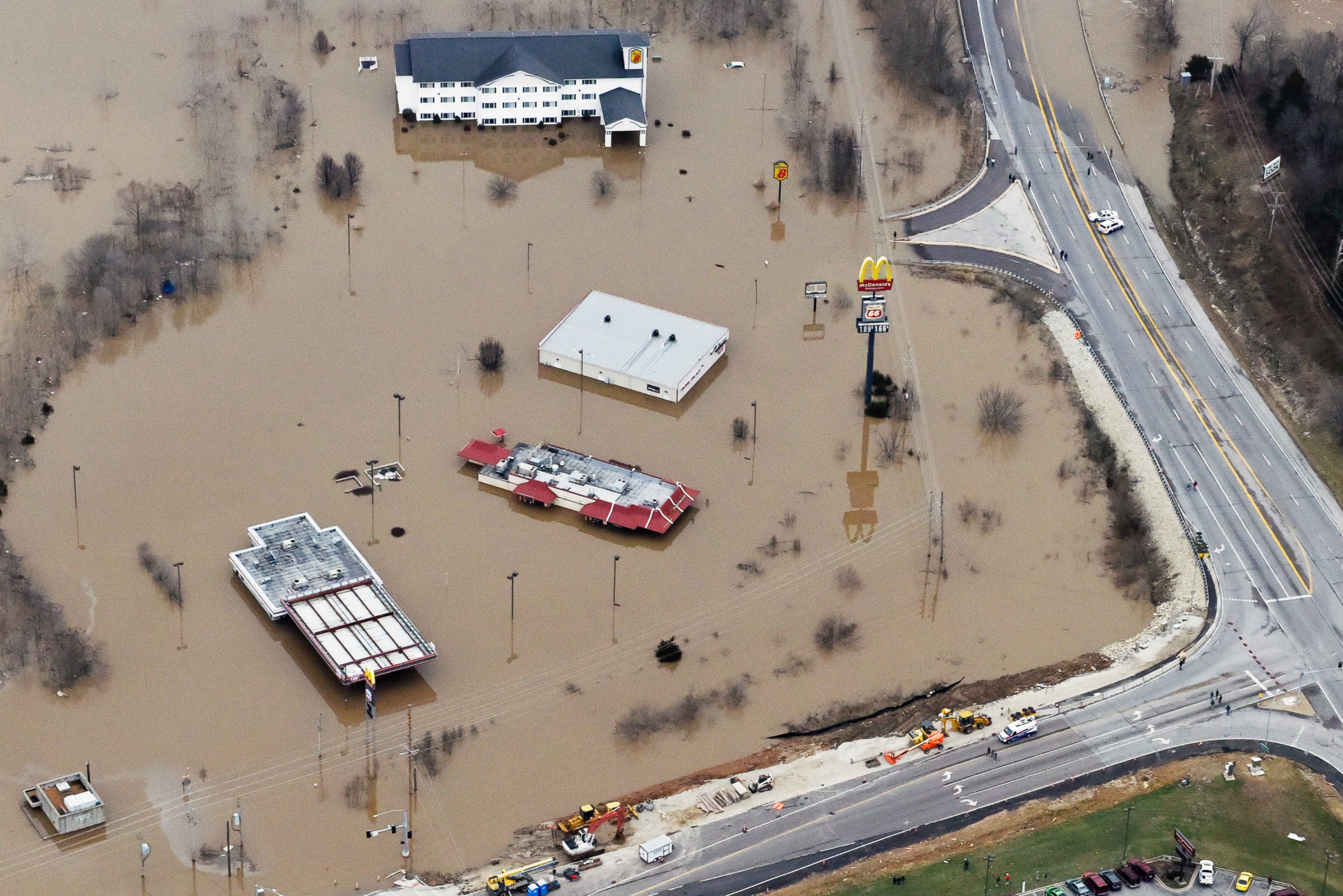 Ситуация в дубае сегодня с наводнением. Новый Орлеан наводнение. Сент Луис наводнение. Новый Орлеан затопление. Америка наводнение 2023.