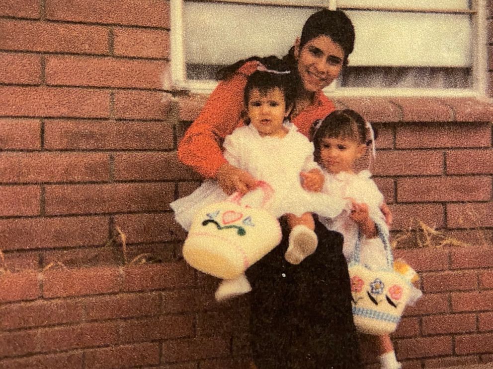 PHOTO: Roberta Walker pictured with her children in 1981.