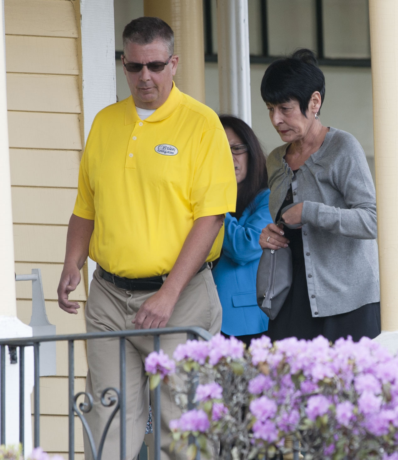 PHOTO: Terri Hernandez, the mother of Aaron Hernandez, enters O'Brien Funeral Home, April 24, 2017, in Bristol, Conn. at the start of the wake for her son. 