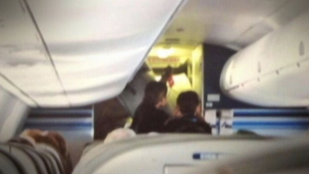 PHOTO: A United Airlines flight to California was diverted to Wichita, Kan., June 29, 2014, after the plane’s emergency evacuation slide accidentally deployed.