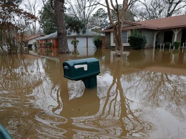 Heavy rain forecast today and tomorrow for the flooded South