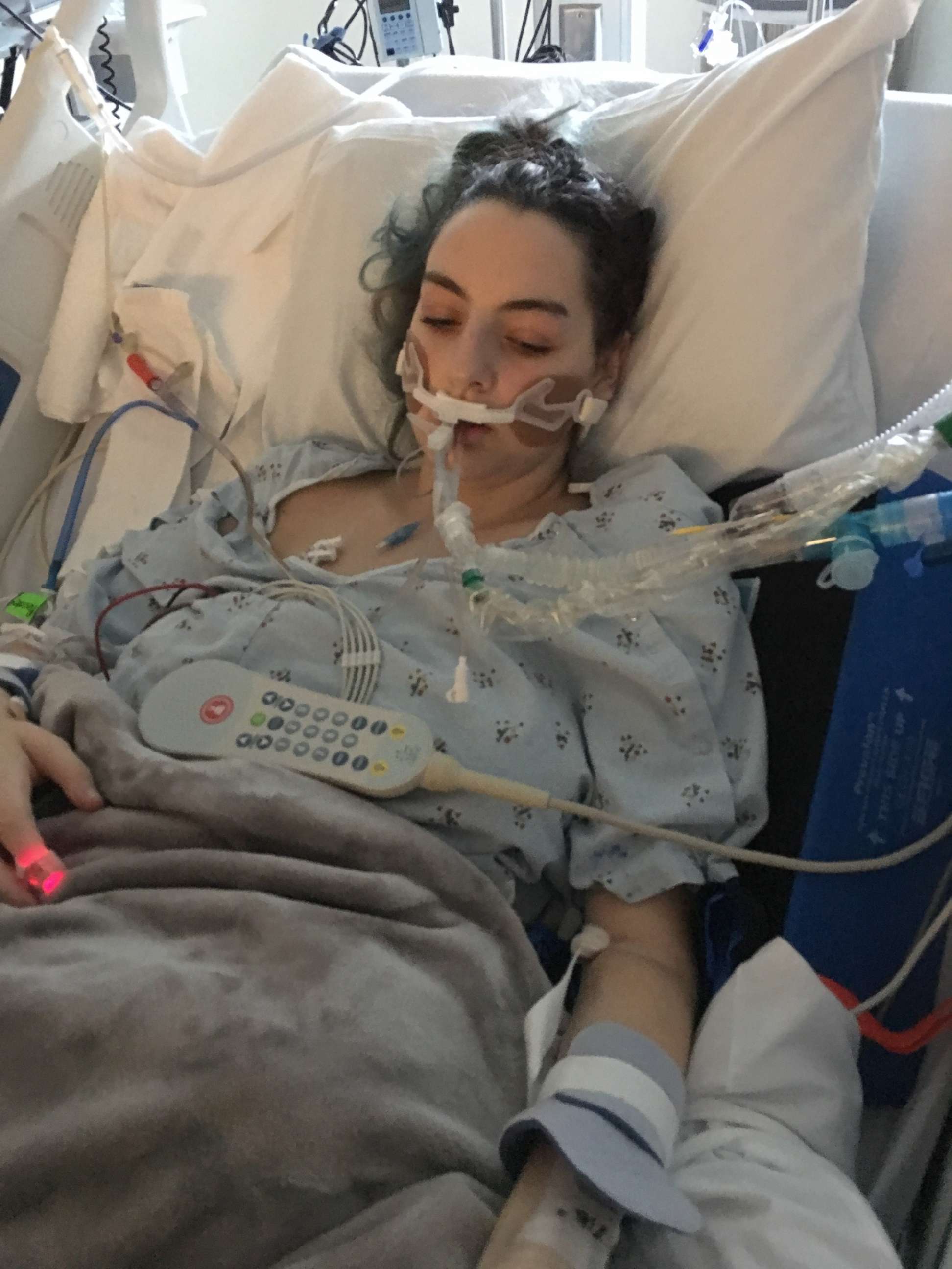 PHOTO: Simah Herman, 18, was rushed to the hospital in August after waking up unable to breathe. 
