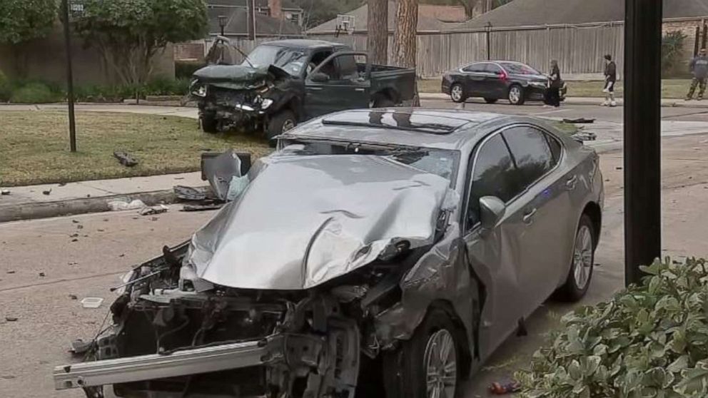 5 Kids Caught In Stolen Truck Lead Police On Short Chase Crash Into 2 Other Cars Abc News