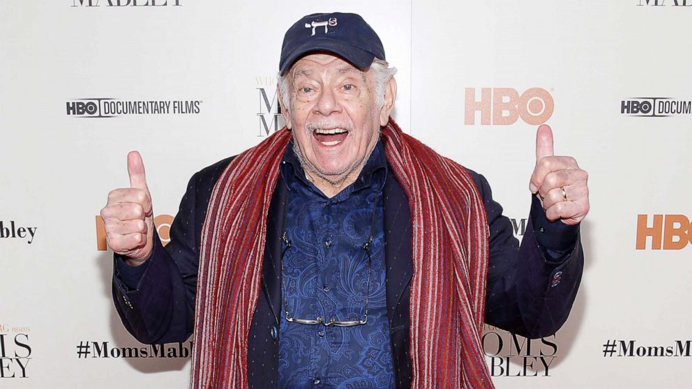 Jerry Stiller, comedian and 'Seinfeld' actor, dies at 92 - ABC News