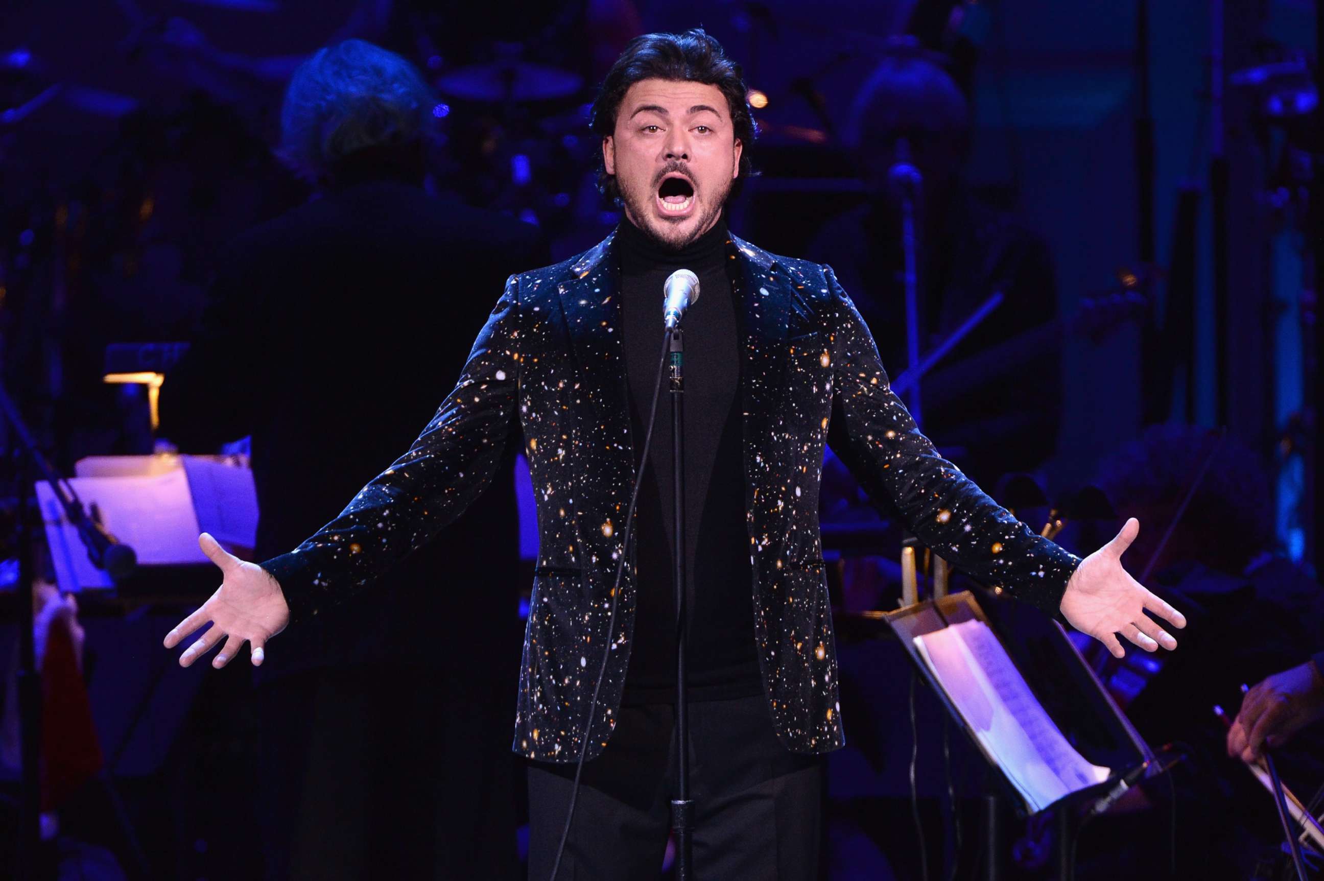 PHOTO: Vittorio Grigolo performs onstage during The Revlon Concert for the Rainforest Fund "Baby It's Cold Outside" at Carnegie Hall on December 14, 2016 in New York City.