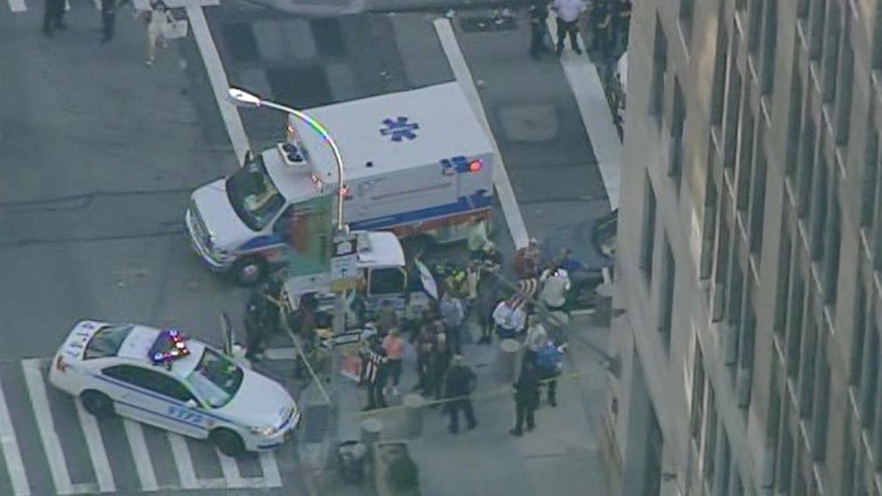PHOTO: Aerial scene of a shooting at 201 Varick St. in New York City, Aug. 21, 2015.