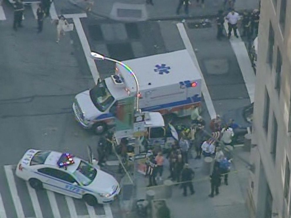 PHOTO: Aerial scene of a shooting at 201 Varick St. in New York City, Aug. 21, 2015.