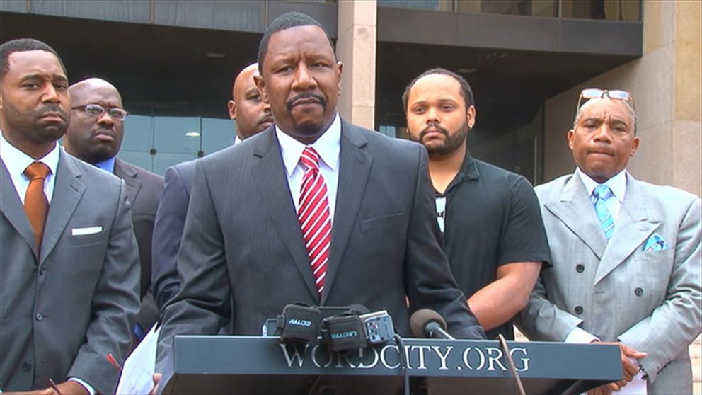 PHOTO: Community leaders hold a press conference in front of the Justice Center in Cleveland, June 9, 2015, to announce they have filed a number of citizens' affidavits for probable cause in the death of Tamir Rice.